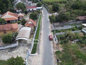 mặt tiền dx nhựa 7m thông dân cư đông hiện hữu - cách trường học 500 mét. võ văn kiệt, mptv, ql13