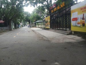 bán căn nhà hxh đường lò lu , quận 9 dt 90m( 5x18m) giá 7 tỷ shr tiện ích bao quanh 