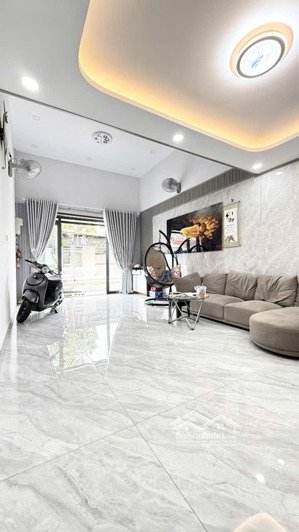 ngay chợ hiệp thành - nhà mới 2 tầng - mặt tiền đường hoạ mi - 64m2 ô tô đỗ cửa ngày đêm