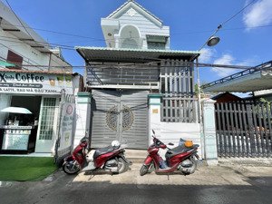 cần bán nhà lầu trệt hẻm thông gần đường nguyễn thị minh khai dĩ an