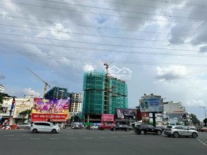 bán khách sạn mt kha vạn cân, linh trung, thủ đức. dt: 26x56m. gpxd: 2 hầm 18 tầng. giá bán: 115 tỷ