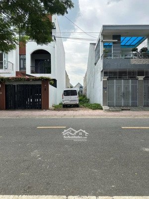 bán gấp lô đất ngay khu phố đông tác dt 72m2 đường d1 ra mỹ phước tân vạn 1p di chuyển shr full thổ