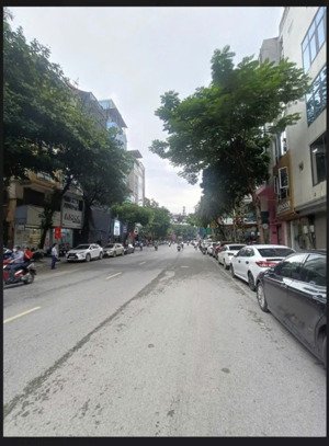 mảnh đất còn sót lại tại giảng võ, ba đình, 93,5 tỷ, 215m2, mặt tiền 18m.