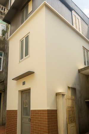 bán gấp nhà cầu giấy - 48m2 - lô góc 3 thoáng - gần phố - giá đầu tư - lh: 