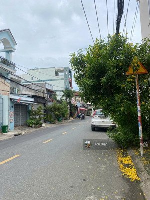 duy nhất. nhà cấp 4.khu vip. khu kiến thiết.mt dân chủ.ngay ga metro,ngã tư thủ đức.tiện ích 1km dư