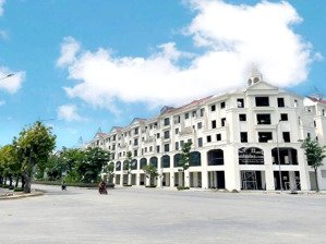 chỉ nhỉnh 19 tỷ căn liền kề 90m2 mặt đại lộ thảo viên dự án hinode royal park. liên hệ: 