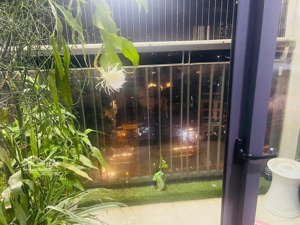 gia đình có nhu cầu bán căn hộ tầng trung, chung cư goldsilk