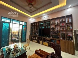 bán nhà hoàng quốc việt -trần cung -cầu giấy- phân lô -ô tô-thông kinh doanh-66m x 4 tầng 18 tỷ hơn