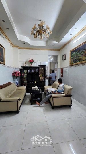 hiếm q7, ô tô ngủ trong nhà, 77m2, 4m x 19m, 3 tầng 4pn, hẻm xe hơi 5m, ngay chợ lý phục man.