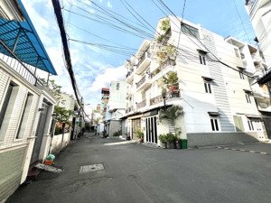 ngộp bank bán nhà 4 tầng đúc hẻm xe tải gần mặt tiền quang trung 80m chỉ 8 tỷ nhỉnh