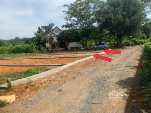 đất đã phân lô 193m2 giá 220tr. sát nhà dân gần khu tiện ích