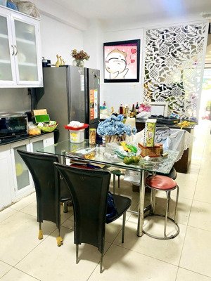 bán căn nhà 4x18 sổ đẹp vuông vức, hẻm xe hơi thông, 3 tầng hoàn công đủ- chủ thiện chí bán