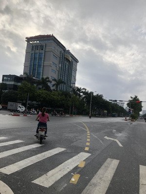 bán đất trịnh văn bô kéo dài diện tích 83 m - nở hậu ngõ nông ba bước chân ra phố hoè thị , ô tô .