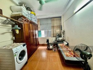 bán nhà dân xây 5 tầng ngõ 3 gác phi như tên lửa ở ngay võ chí công - hoàng quốc việt 