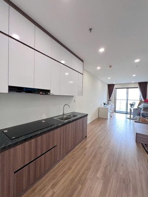 tôi cc cần cho thuê căn hộ studio - đầy đủ nội thất tại trinity tower - 145 hồ mễ trì giá 9tr