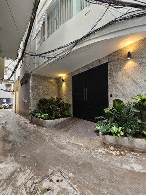 nàng bạch tuyết đẹp nhất đống đa, lô góc, hàng cực chất và cần hoàng tử rước về. xem ngay nhé ạ !