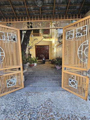 cần chuyển nhượng nhà mặt tiền nhị hà chỉ 12.5 tỷ, phường nha trang