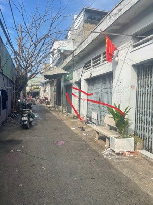 bán dãy trọ 18mx18m đường 6m thới tam thôn 6, giáp ranh quận 12, có 20 phòng cho thuê, giá: 13.9 tỷ
