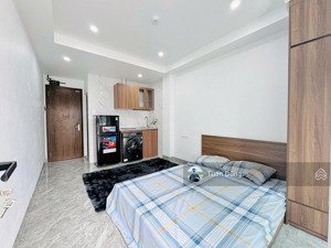 tòa chdv đường láng xây mới, 56m2*6t, 9 phòng sẵn nội thất, cho thuê 50 triệu/tháng, ngõ thông rộng