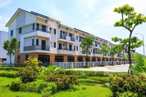 bán shophouse centa city 90m2, đường phố đi bộ 17,5m, đang cho thuê 6tr/tháng, đường sau nhà 6m