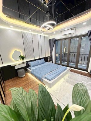 nhà đẹp đống đa - 3 ngủ ở sướng - full nội thất xịn - có sân để xe - 36m2 - 5t - giá 7 tỷ