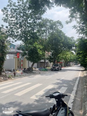 phú viên bồ đề lô góc ngõ ôtô bán mảnh đất 40m2 giá hờn 4tỷ