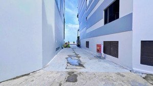 [ mặt tiền dương hiến quyền_ ngang gần 13m ] * đường rộng 5m, cách biển : 70m giá : 18,5 tỷ