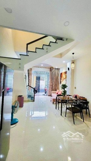 chủ đi định cư nên cần bán gấp nhà 4 tầng linh đông, tp.thủ đức - giá chỉ 2 t.ỷ 820 t.r