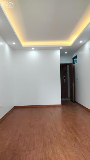 Chính chủ bán 2 căn nhà khu quân đội: Cực gần Hồ Tây rất gần ô tô, ngõ 269 Lạc Long Quân 42mv x 4 t đẹp giá 8,5 tỷ