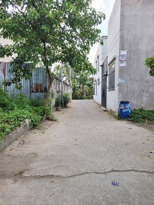 chủ cần bán gấp lô đất gần kcn sóng thần 2 dt 90m,sổ sẵn cách bệnh viện an việt chỉ 1km,full thổ cư