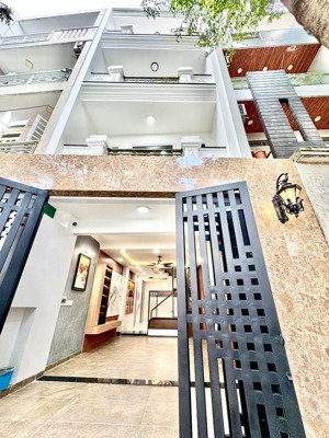 bán gấp căn nhà siêu đẹp đặng thuỳ trâm - bình thạnh giá 5tỷ130/ 75m2. sổ hồng riêng