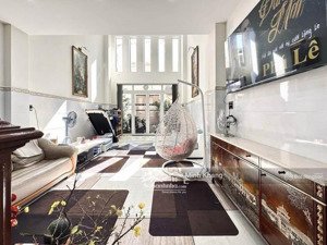 kẹt tiền bán nhà nguyễn tri phương, phường 4, quận 10, giá 3 tỷ 200, diện tích 60m2