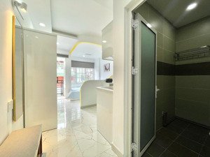 căn hộ bancol tách bếp siêu thoáng (35m2) gần đại học khoa học tự nhiên, ngã 6 cộng hòa quận 5