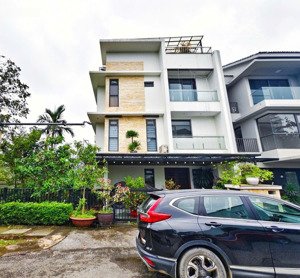 gấp! bán nhà mặt phố -lô góc -tân thụy - long biên - dòng tiền ổn định -hạ sốc 3 tỷ- chỉ còn 32 tỷ