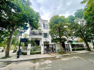 siêu biệt thự vinhomes riverside hoa sữa, diện tích 195m2, 4 tầng, mặt tiền 19m, giá 125 tỷ