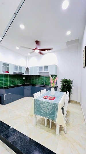 cô 3 kẹt tiền bán lỗ chỉ 2,29 tỷ - dòng tiền thuê 18 triệu - hxh hoa lan, phú nhuận, sổ riêng