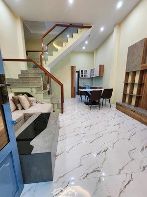 bán nhà chính chủ âu dương lân quận 8, 62m2, 2 tầng, không quy hoạch.