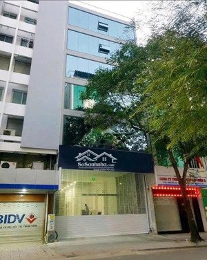 tòa nhà văn phòng mặt tiền trung tâm quận 3
