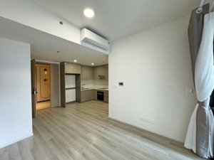 căn hộ masteri central point 2pn2 giá 4,7 tỷ/ căn view hồ bơi