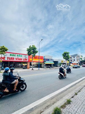 chủ xoắn bán mặt tiền đường lê thị hà, hóc môn dt khủng 1715m2 full thổ cư giá 115 tỷ thương lượng.