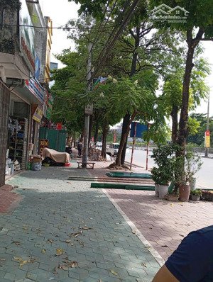 siêu phẩm nhà mặt đường ngọc hồi, thanh trì. 2 mặt tiền, vỉa hè rộng. kinh doanh đỉnh.200m2, 36 tỷ