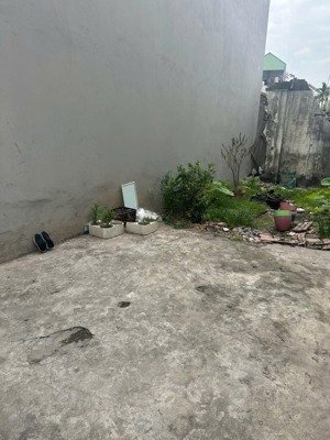 bán 41.3m2 đất chu xá kiêu kỵ giá 3.2 tỷ, gần hồ điều hòa, có chỗ đỗ ô tô thỏa mái