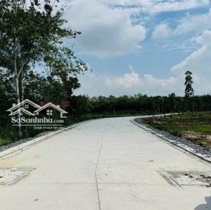 bán đất xã phú mỹ hưng-củ chi.dt: 1600m²(có 110m² thổ cư).mặt tiền đường nguyễn thị vui ,giá 10 ,tỷ