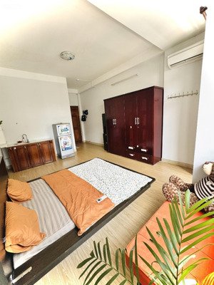 studio ban công thiết kế ngập ánh sáng, đủ tiện ích