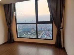 bán gấp ch studio, 4 tỷ, 32m2 tại vinhomes west point, mễ trì, nam từ liêm, sẵn slot ô tô