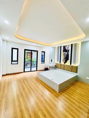 bán nhà trần khát chân 39m2, 6 tầng thang máy ngõ to kinh doanh 13,2 tỷ