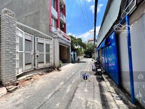 hẻm 6m gò dầu ngay ngã 4 tân sơn nhì. dt: 6x20m, thửa đất vuông đẹp, nhà cấp 4 nát tiện xây mới