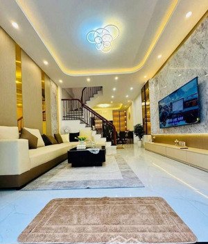 duy nhất mỹ đình 34m2 x5tầng - giá 6.8 tỷ - ô tô đỗ , cách 20m ra ô tô tránh , sát phố