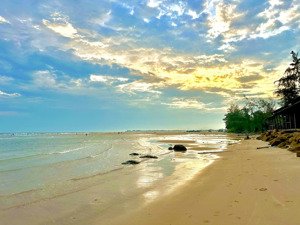 chính chủ bán lô đất mặt tiền đường ven biển, đi 500 mét là tới biển, đường rộng kinh doanh ngay