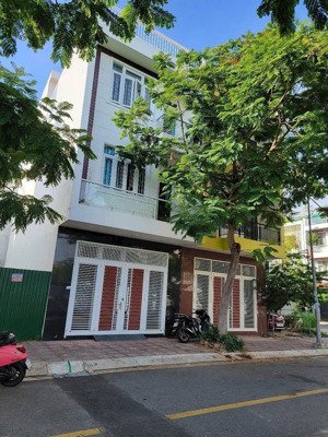 chính chủ bán nhà hà quang 1 đối diện trung tâm thương mại sổ hồng công chứng ngay chỉ 8,5 tỷ